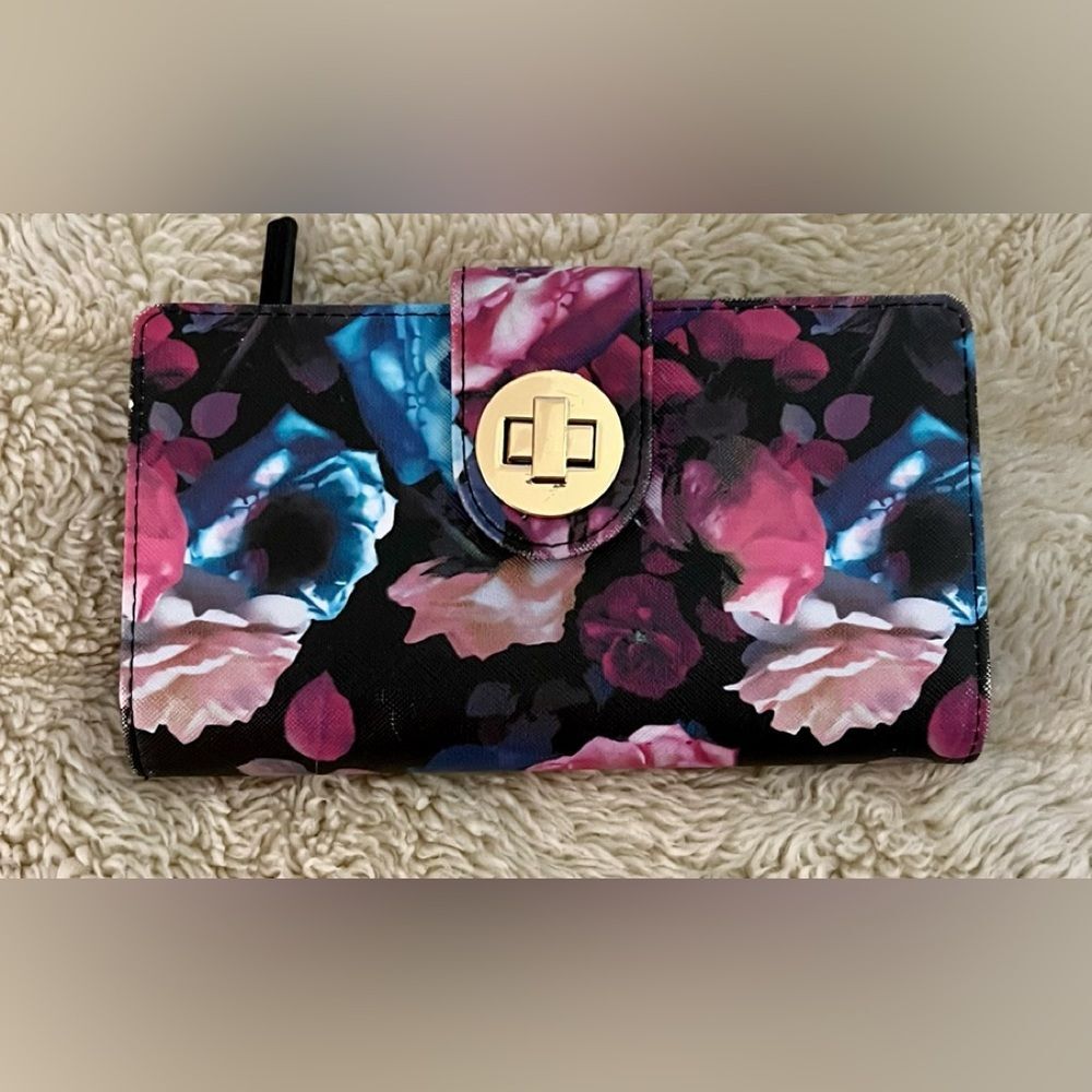 Buxton Floral Wallet